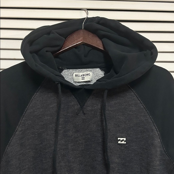 Billabong Charcoal and Black Hooded sweatshirt - Picture 1 of 3